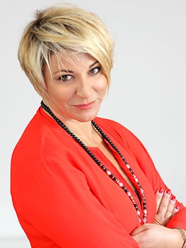 Isabelle Charrier, éditrice et directrice de la rédaction de Sense of WELLNESS Magazine