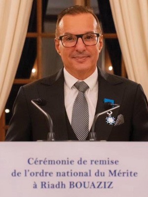 Remise des insignes de Chevalier de l'Ordre National du Mérite à Monsieur Riadh Bouaziz, Président Fondateur de RKF Luxury Linen