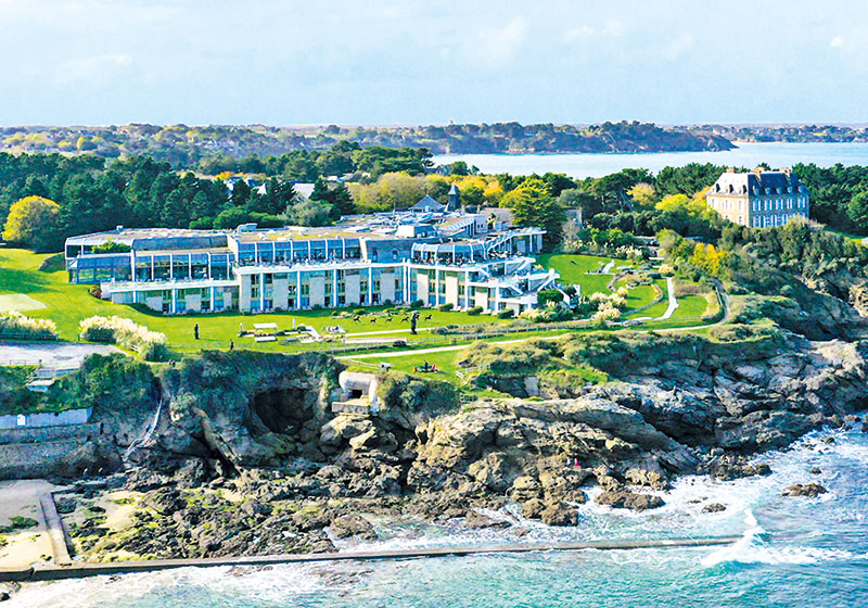 L’Hôtel**** Thalasso & Spa Emeria de Dinard, nouveau partenaire de mesoestetic® à compter d’avril 2024.