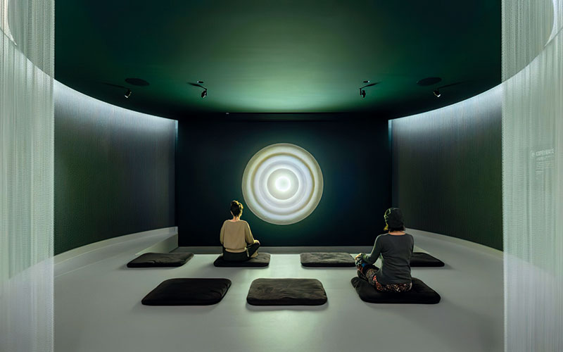 Le Mandala Lab au Rubin Museum à NYC, inspiré de principes bouddhistes, associe vidéo, senteurs, sculpture et sons dans une exposition. © tricycle.org
