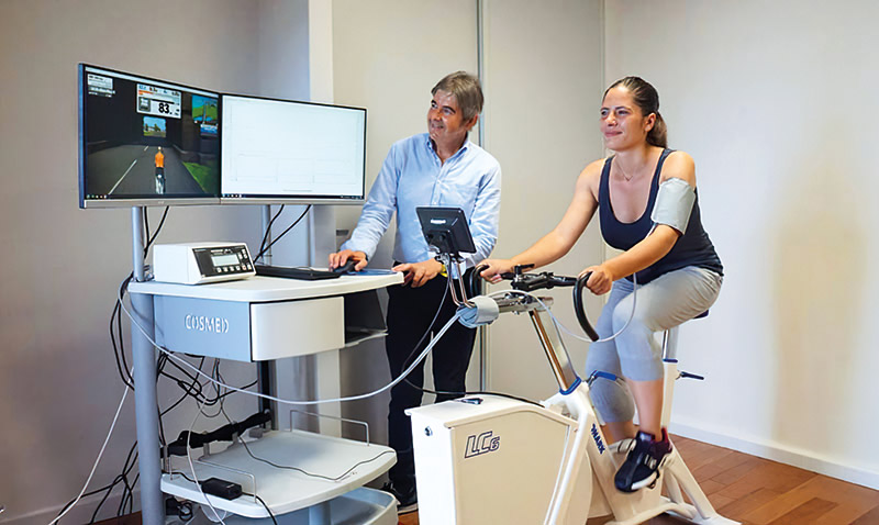 Le bilan de condition physique s’effectue durant 12 minutes et par palier sur un ergocycle de haute qualité dont le premier exemplaire pour la France (Monark LC6 Novo- Suède) a été livré aux Thermes Marins de Saint-Malo..