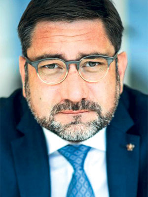 ARNAUD VALARY Directeur Général Domaine Les Crayères