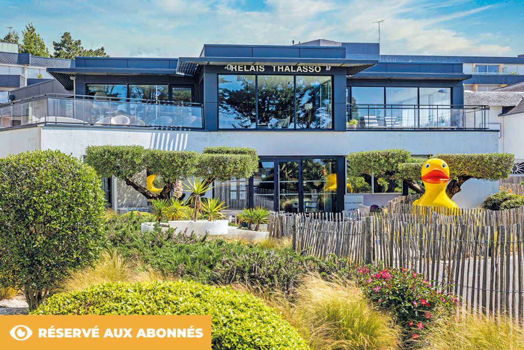 Situé sur la Riviera bretonne, le Relais Thalasso Bénodet s'étend sur trois niveaux pour une superficie totale de 1700 m2. Les curistes bénéficient d’un accès au Spa marin, à l’espace nordique et aux espaces forme et détente face à la mer. Tous les soins sont réalisés dans les suites Relais Thalasso®, un concept unique fondé sur le principe simple de l’unicité de temps, de lieu et de thérapeute.