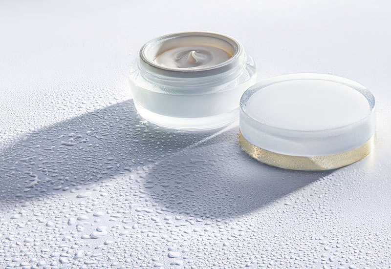 J’attends des produits d’exception, performants, avec des textures nobles et des packagings en adéquation. Caroline-Fleur Marie - Spa du Molitor 5*