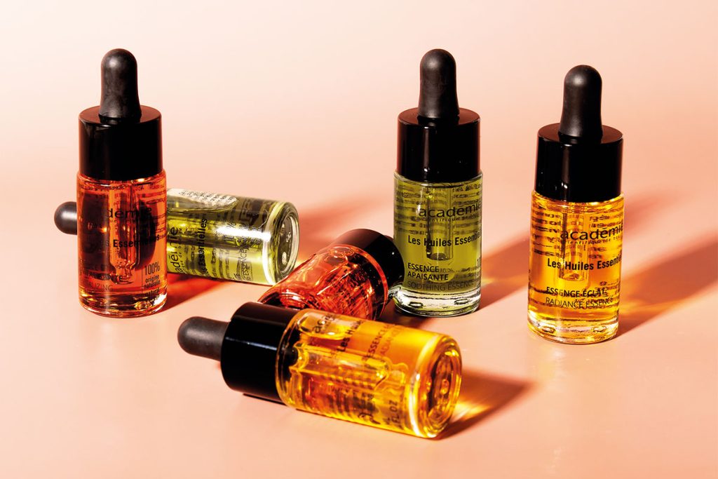 En associant neurosciences et aromathérapie, Académie ouvre la voie d’une cosmétique capable d’agir simultanément sur la peau et sur l’esprit.