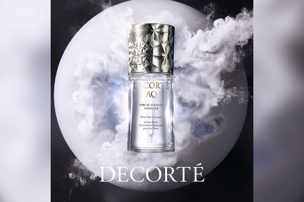 Le nouveau soin signé Decorté, AQ Pore Dissolver, sérum-huile exfoliant et nettoyant pour les pores, sera lancé courant octobre 2025.