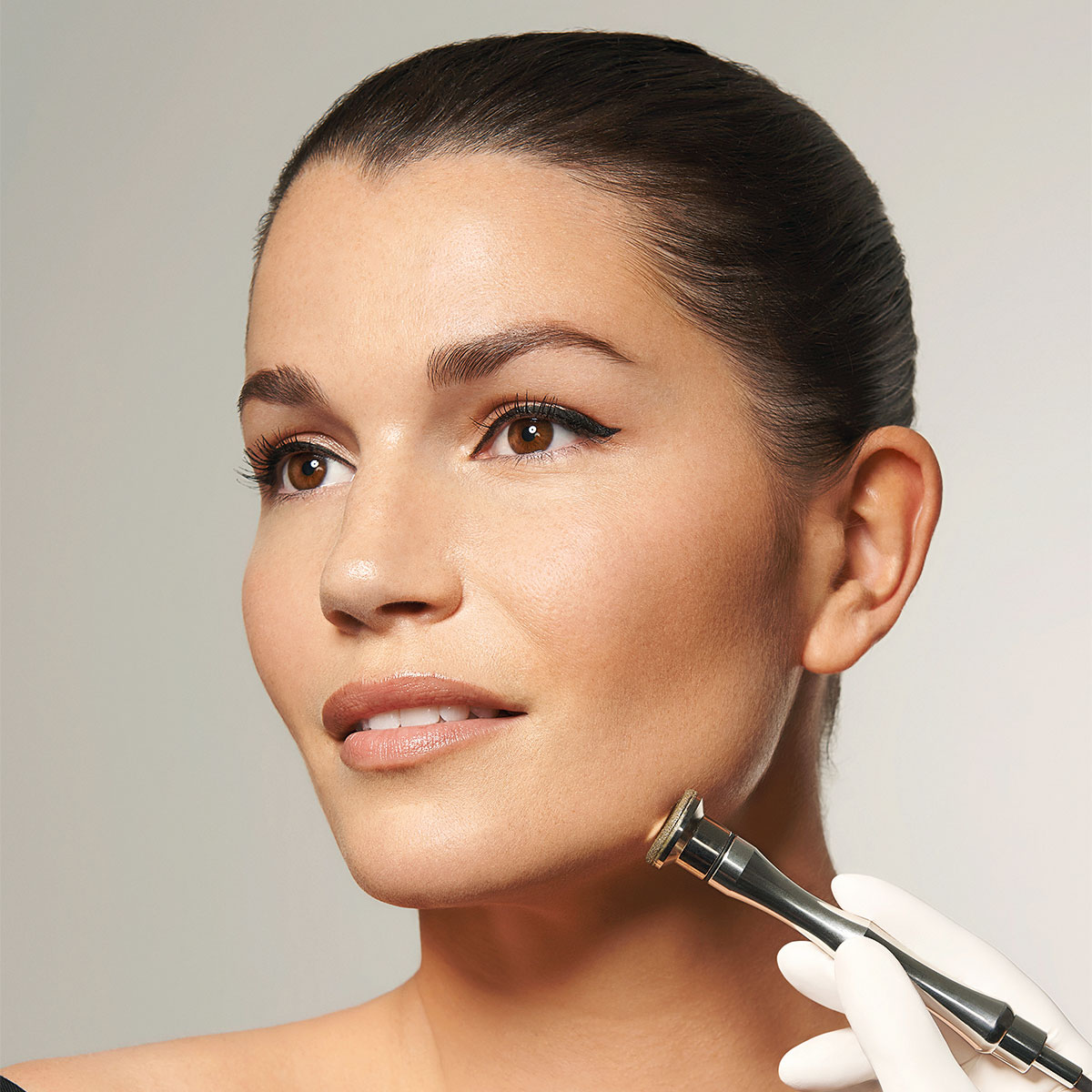 90 ans d’innovations : ELLA BACHÉ, la signature cosméceutique qui séduit les Spas haut de gamme