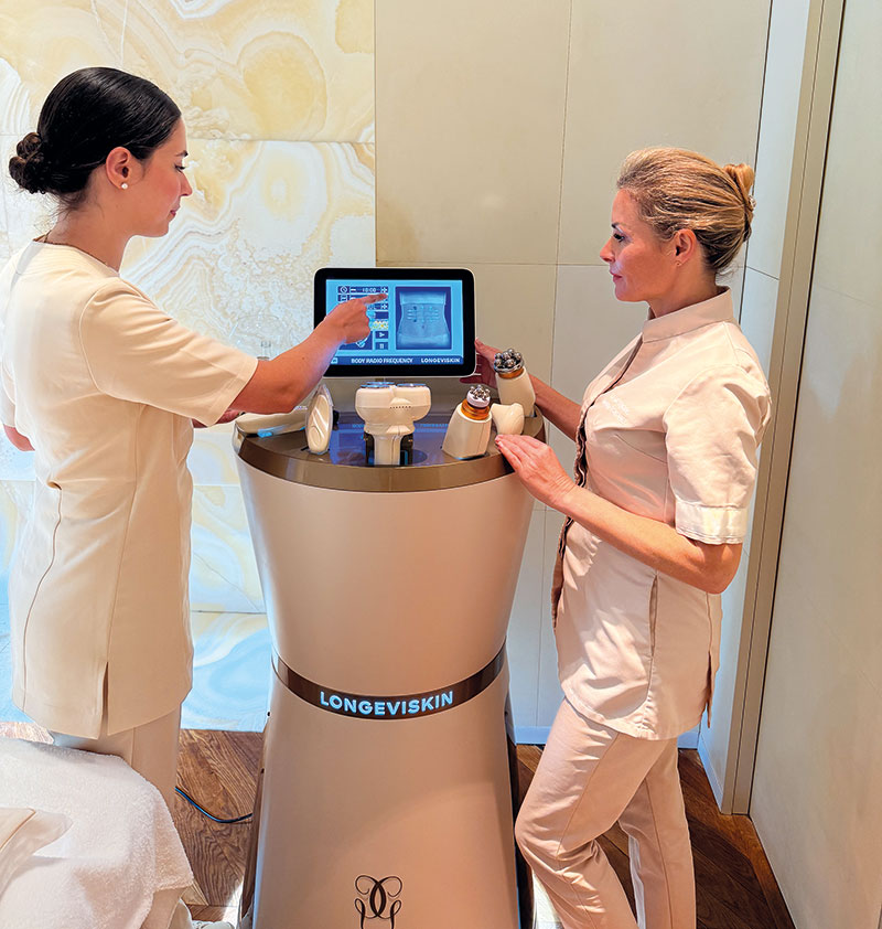 Laëtitia Fontanel a personnellement accompagné les équipes Guerlain lors de la mise en place de la Longeviskin, en France comme à l’international.