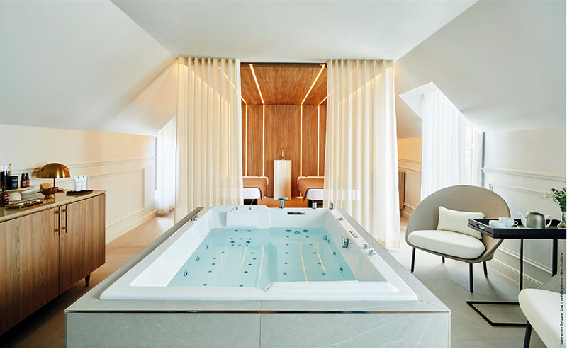 Au cœur de la cabine de soin du Lancaster Private Spa au sein de l’hôtel 5* éponyme, la baignoire Duoline attire immédiatement le regard, incarnant à elle seule l’élégance et le raffinement. © E.Cuvilier