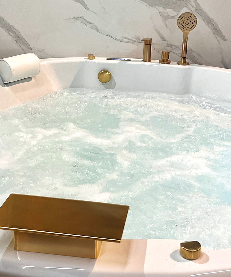 Finitions et décors sur mesure : chaque modèle Preti se personnalise à l’infini. L’équipe sera présente aux Thermalies Paris, du 22 au 25 janvier 2026, pour répondre à toutes vos questions.