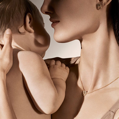 Dior – Haute Motherhood, le post-partum sur mesure, dans les codes du luxe