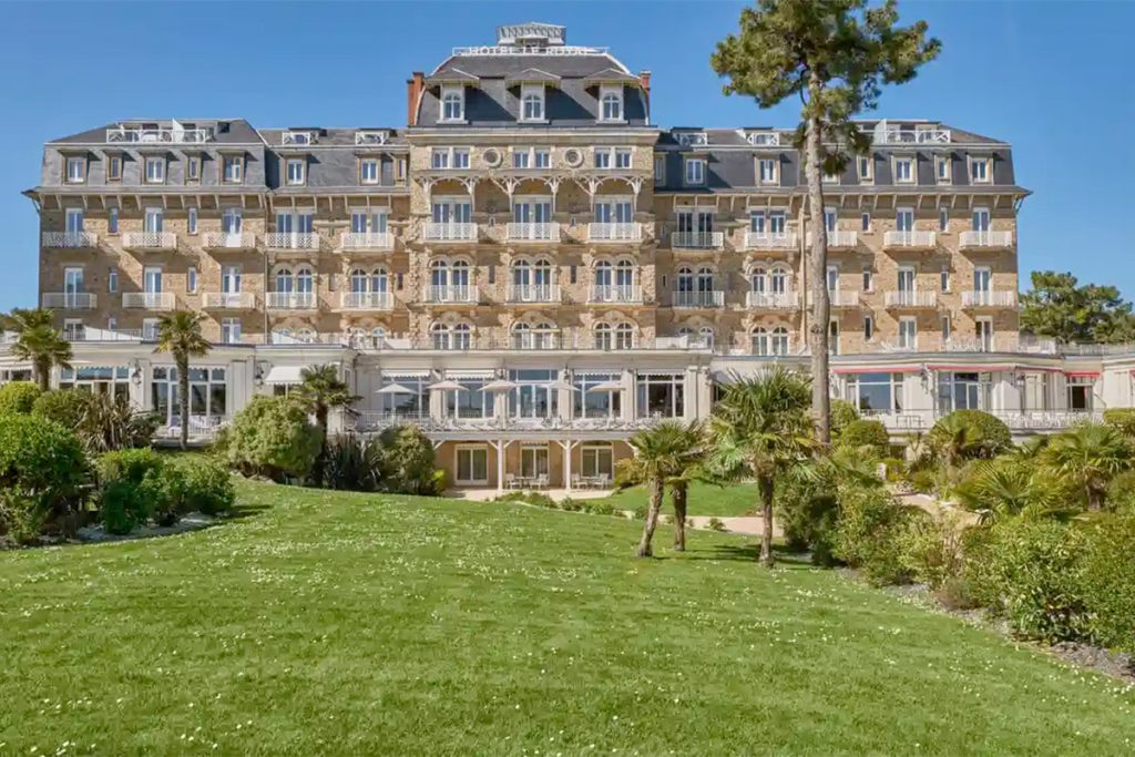 Le Royal Hôtel Barrière 5*