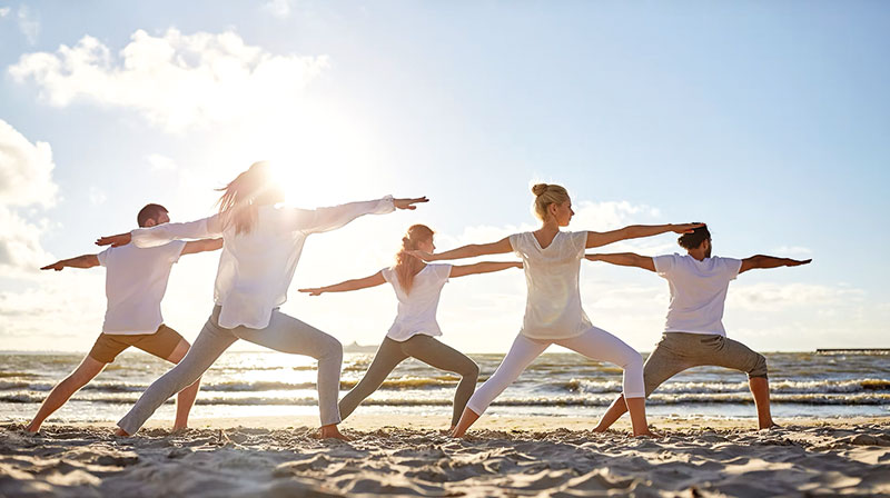 Sortir des espaces de travail traditionnels joue un rôle central et les activités sur la plage sont particulièrement appréciées, en contraste avec le travail en bureau. Aurelie MAILLARD et Antoine LECOQ