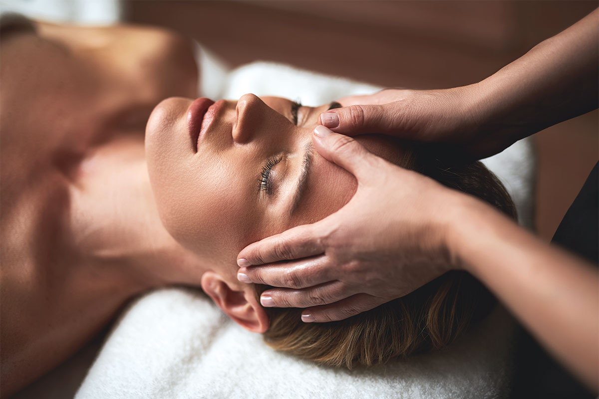 Le Soin Massage Profond Visage révèle le visage dès la première séance : « le meilleur ambassadeur des produits Château Berger, c'est votre reflet dans le miroir ! »