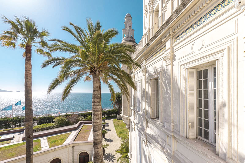 Rouvertes en décembre 2025, les Thermes Marins de Marseille ont choisi ELLA BACHÉ pour leur carte de soins visage et corps.