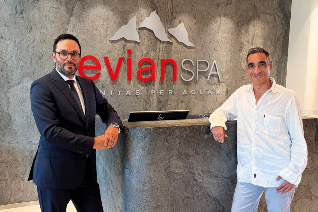 Marc Figueiredo, directeur Général Hôtel Royal et Nordine Meguellati, Créateur de massage "Signature" et formateur en massages ayurvédiques. Une collaboration construite autour de l’eau, trait d’union entre l’Ayurveda, l’identité du territoire et le parcours Wellness proposé aux hôtes.