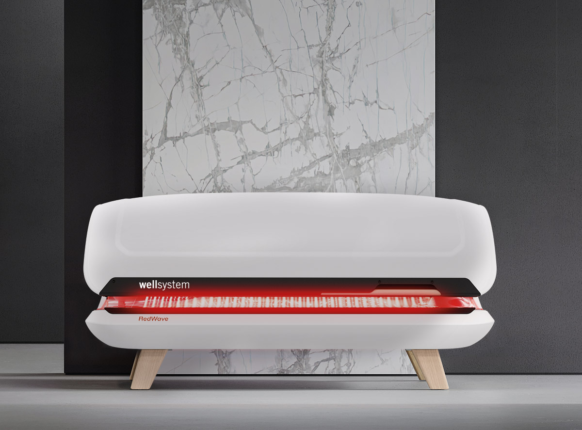 Avec ses LED de lumière rouge appliquées au corps entier, PHYSIOBOOST conjugue vitalité, détente et déconnexion dans une expérience différenciante, facile à intégrer à l’offre Wellness sans transformation majeure des installations.