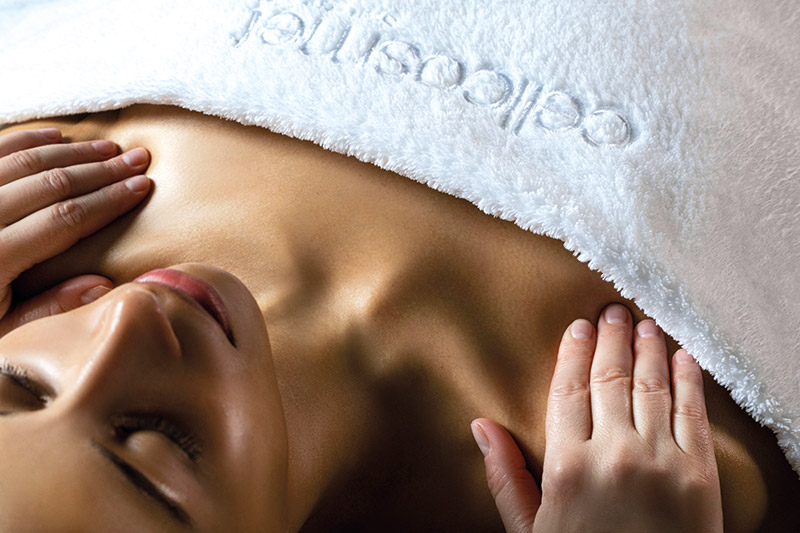 Le Gel Activateur, un soin singulier au parfum distinctif, figure parmi les best-sellers post-cabine du Spa de l’hôtel du Collectionneur, avec un prix moyen de 130 euros.