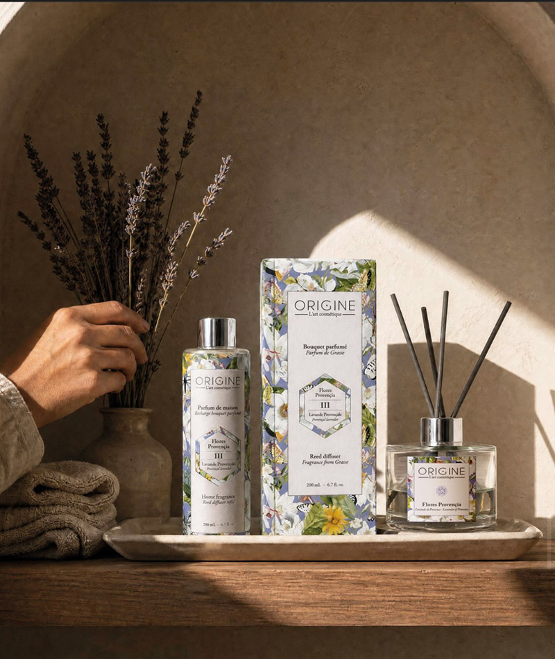 Depuis 2011, Origine cultive en Provence une approche du soin où le parfum participe pleinement à l’expérience hôtelière.